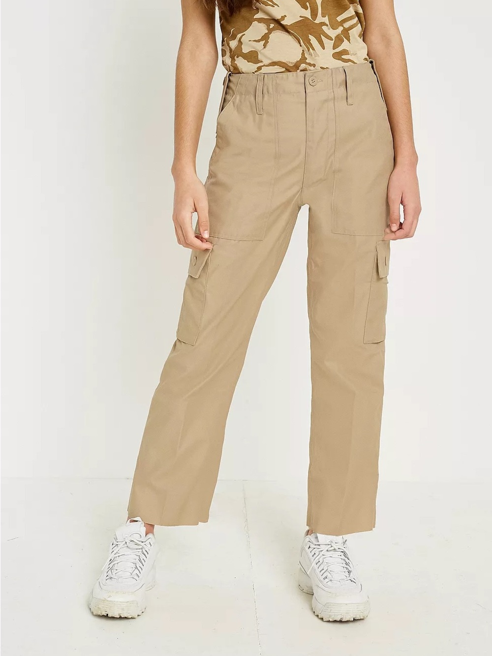 Urban Renewal Vintage Originals Cargo Trousers in beige khaki - Women’s size 28